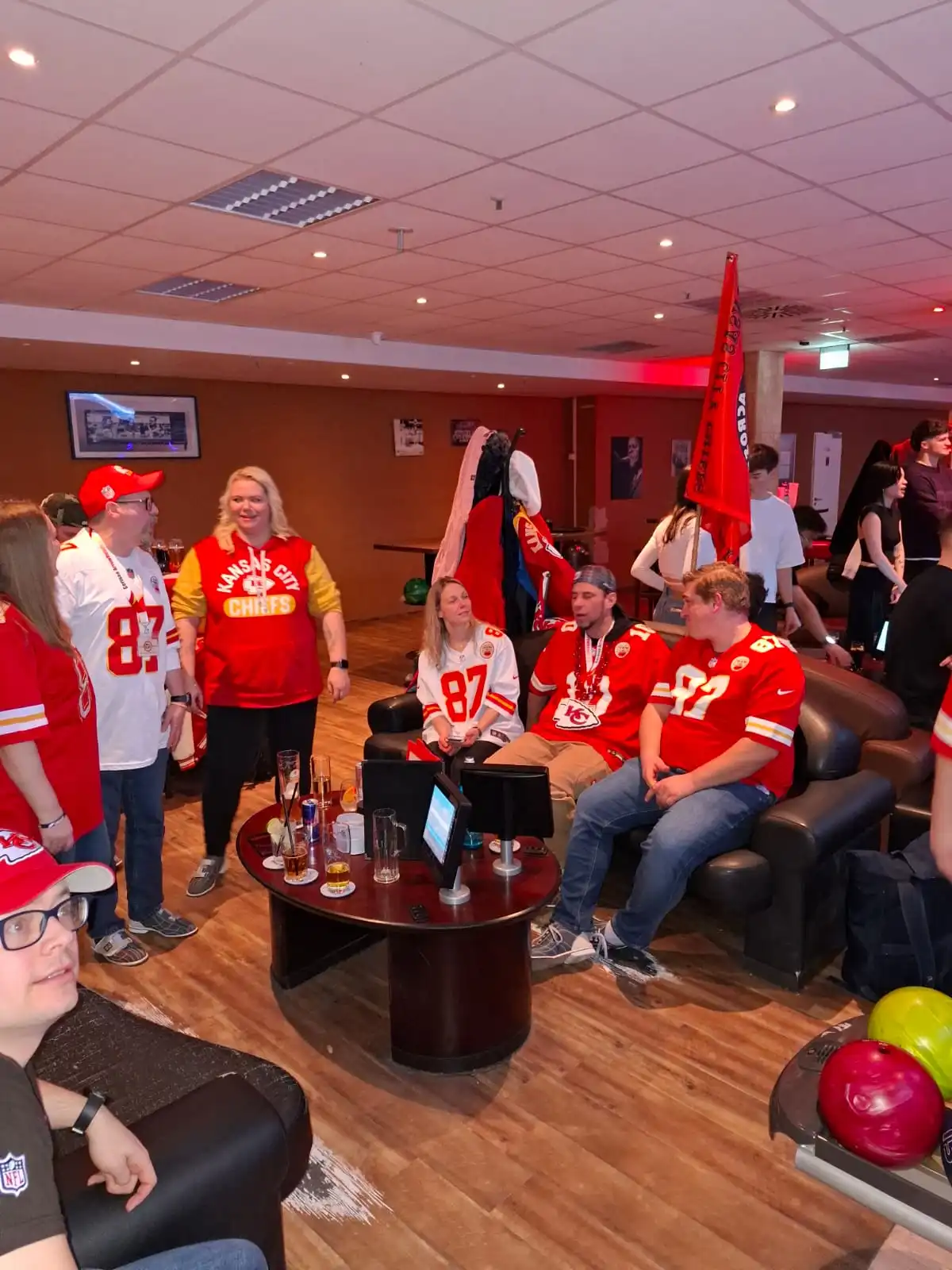 Super Bowl LIX Party in Nürnberg - Gemeinsames Bowling vor dem großen Spiel.