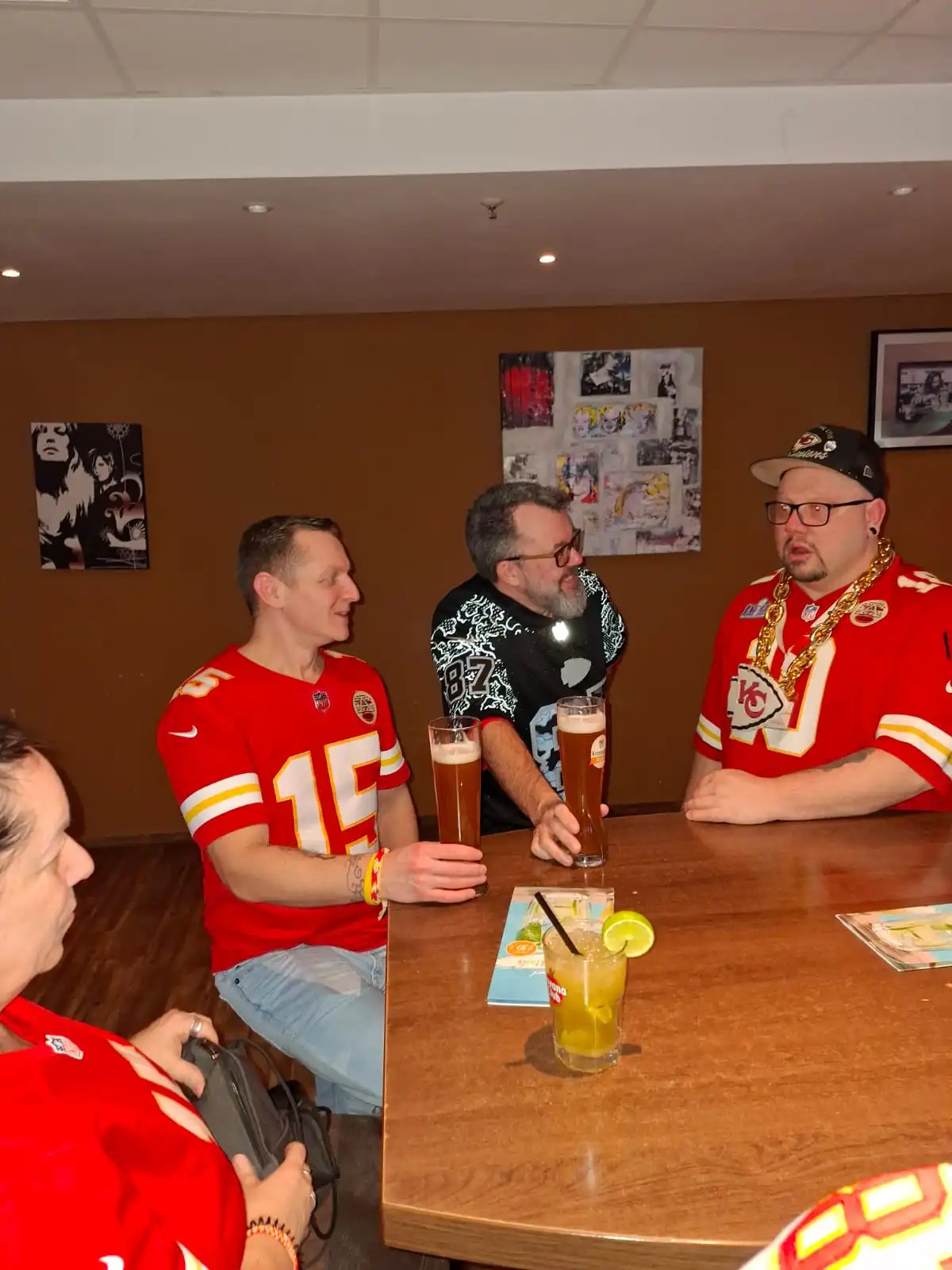 Super Bowl LIX Party in Nürnberg - Das ein oder andere Getränk gabs auch.